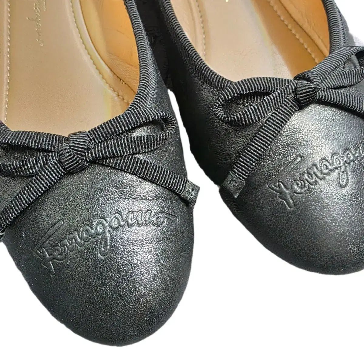 フェラガモ バレリーナ フラット ブラック リボン シューズ