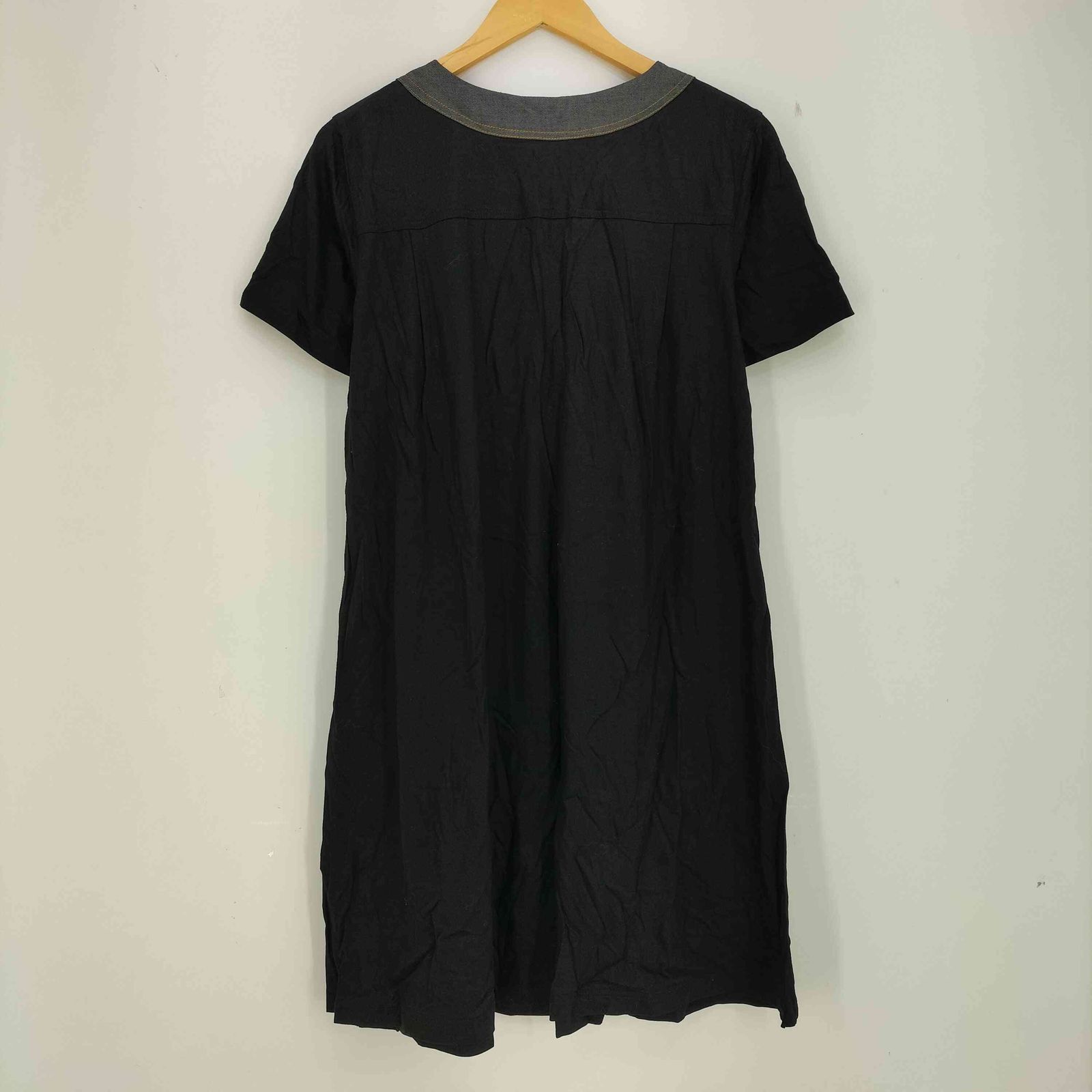 未使用　アルベロベロ　OLLEBOREBLA 黒Tシャツ ブタさん刺繍 未使用 アルベロベロ OLLEBOREBLA 黒Tシャツ ブタさん刺繍 2025年最新