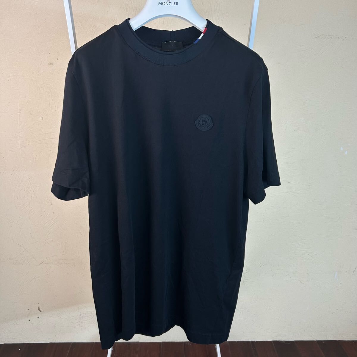 美品新作】MONCLER モンクレールラバーワッペントリコロール半袖T 