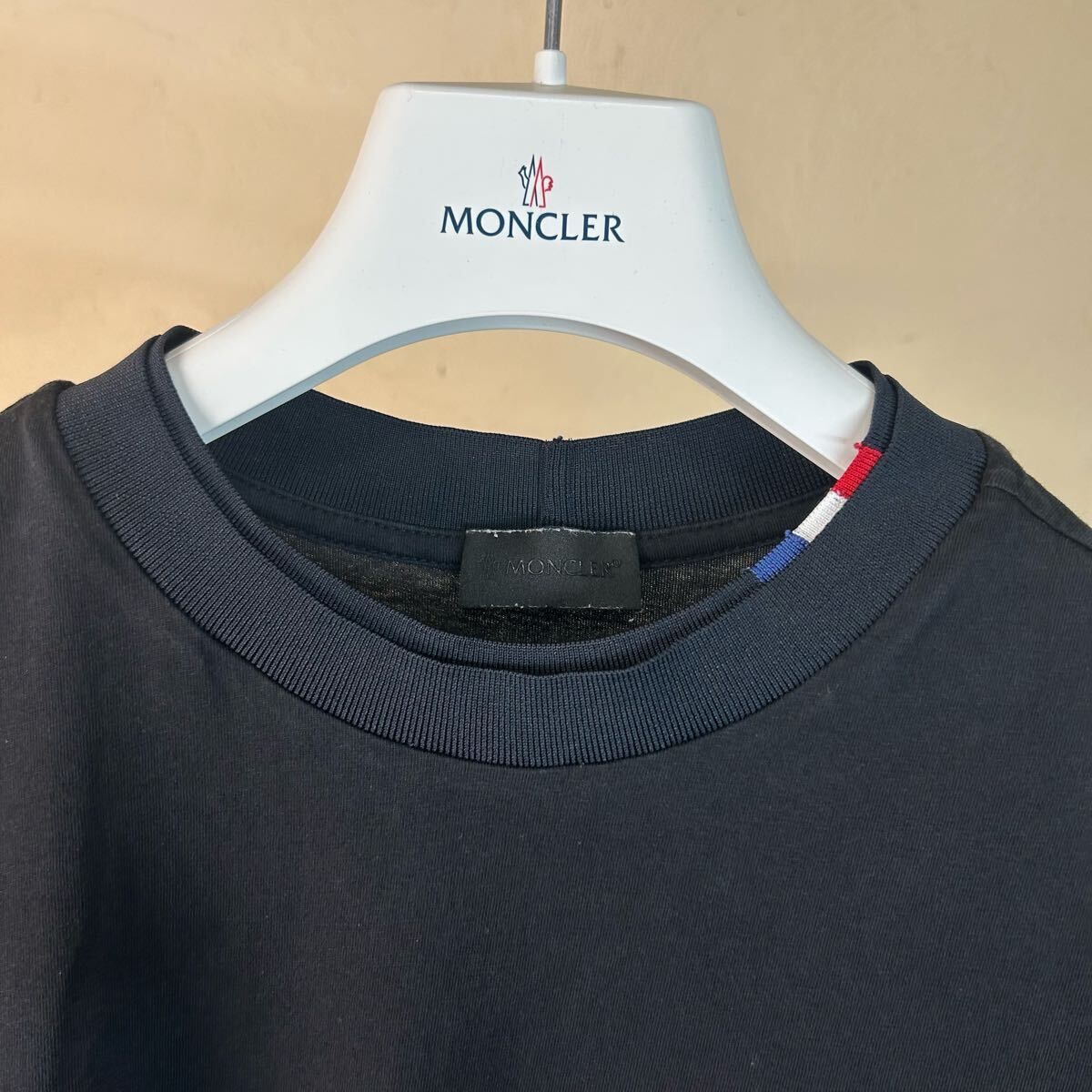 美品新作】MONCLER モンクレールラバーワッペントリコロール半袖T 