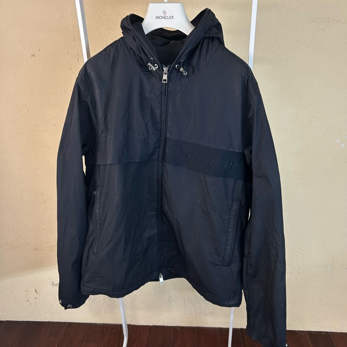 MONCLER モンクレールナイロンジャケットパーカー黒1 - メルカリ MONCLER モンクレールナイロンジャケットパーカー黒1 - メルカリ