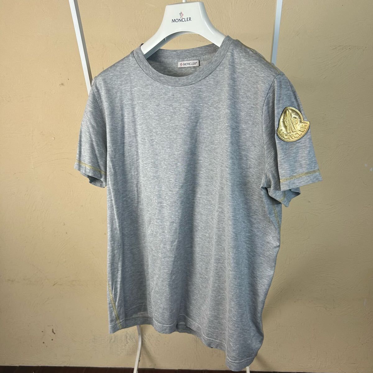激レア美品】MONCLER モンクレールゴールドワッペン半袖TシャツグレーS