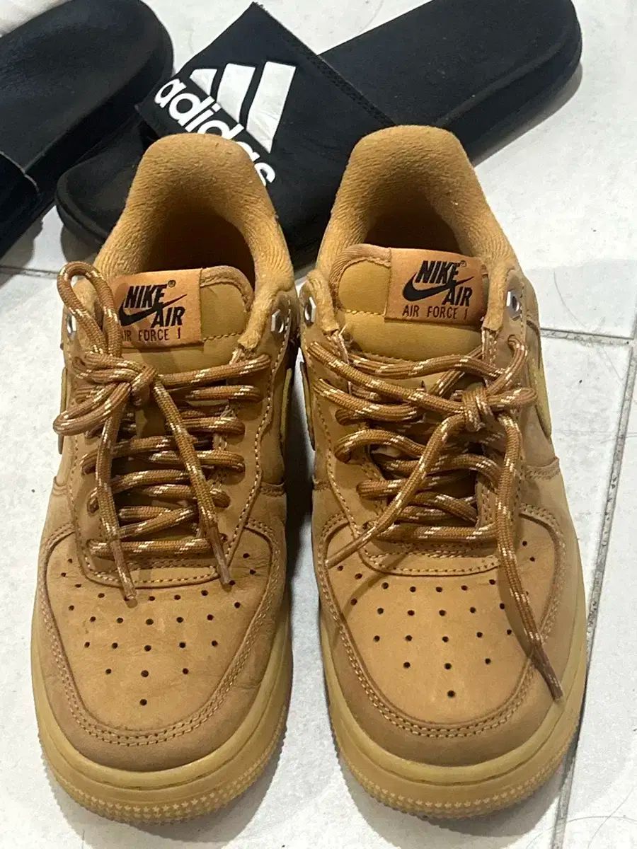 ナイキ エア フォース 1 ブラウン 230