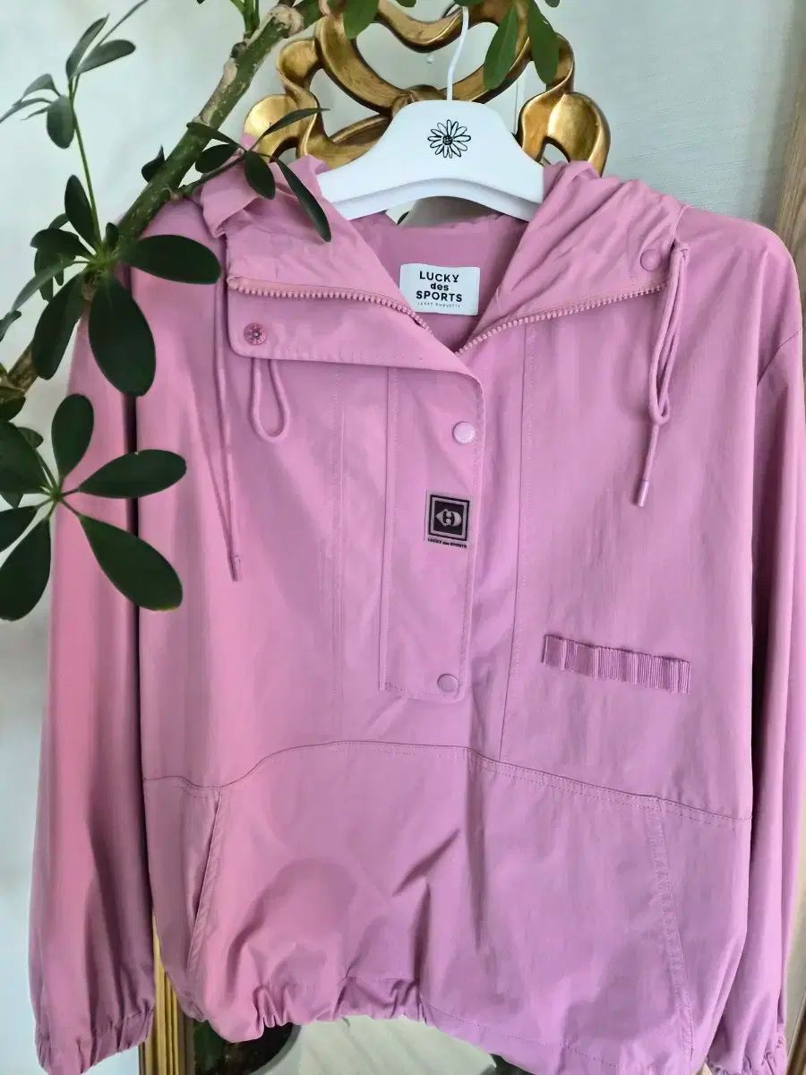 ラッキーシュエトゥ ピンク フード ウィンドブレーカー