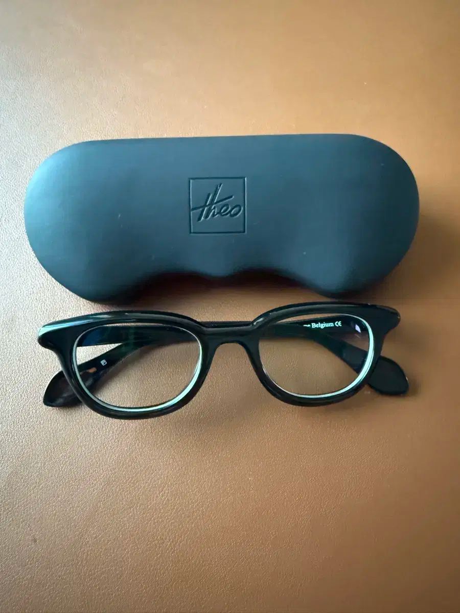 Theo テオ mille 01 ブラック ポップ