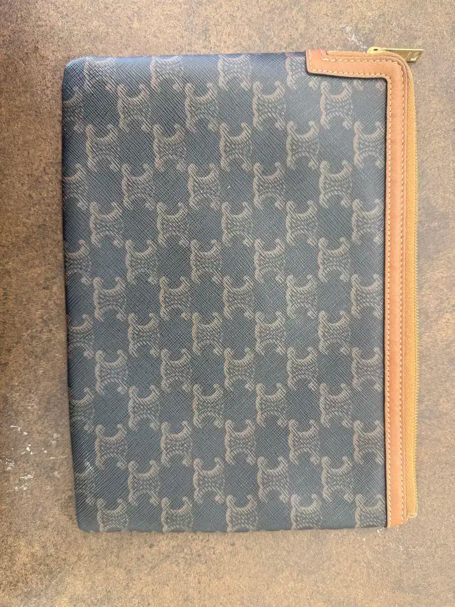 セリーヌ トリオンフ ポーチ クラッチ