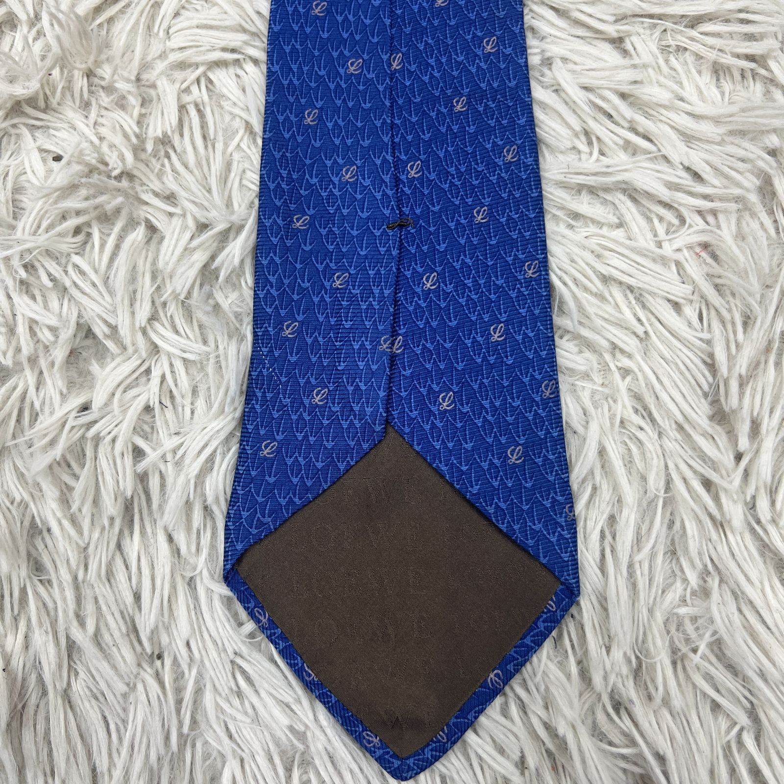 美品》LOEWE (ロエベ) シルクネクタイ イタリア製 総柄 アナグラム L