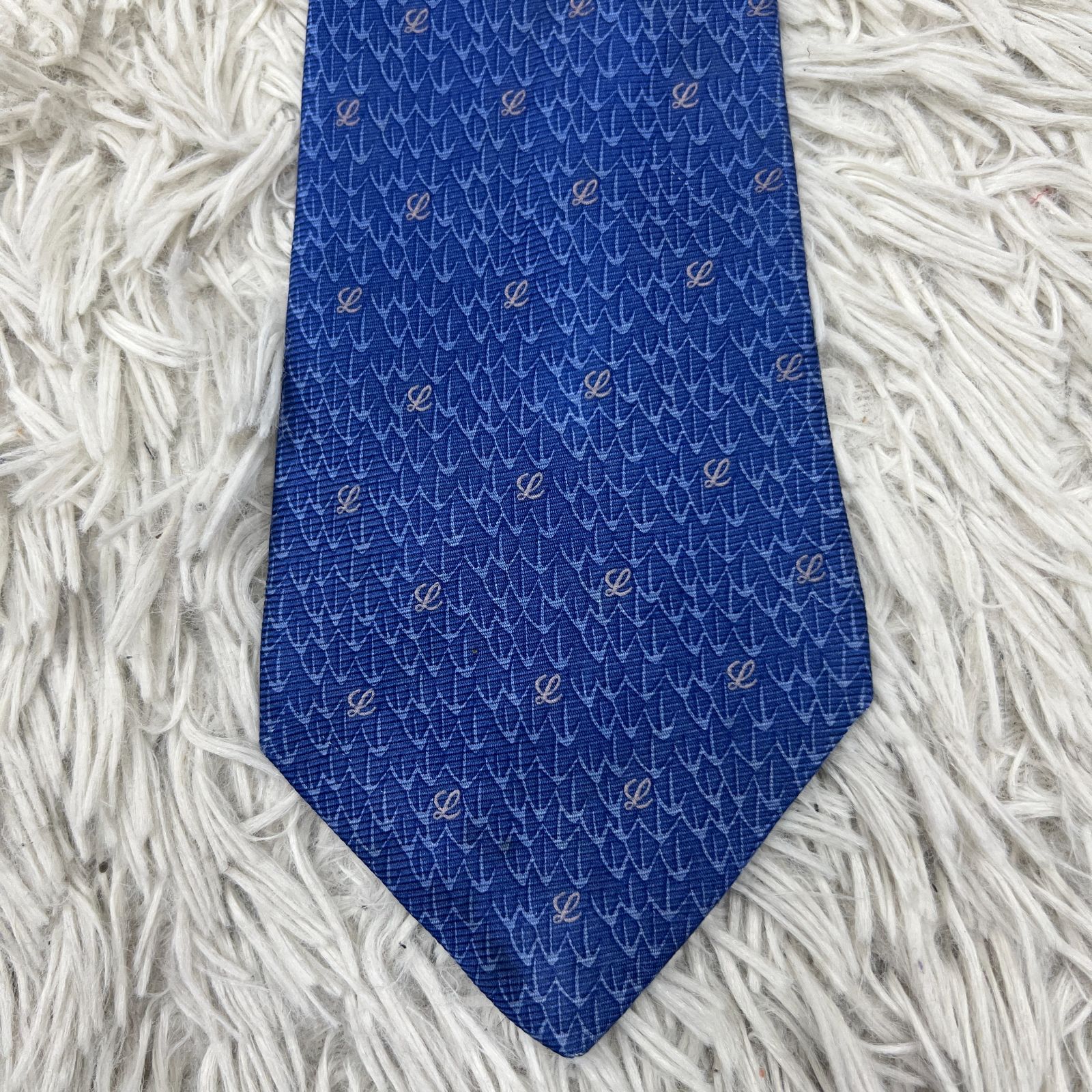 美品》LOEWE (ロエベ) シルクネクタイ イタリア製 総柄 アナグラム L