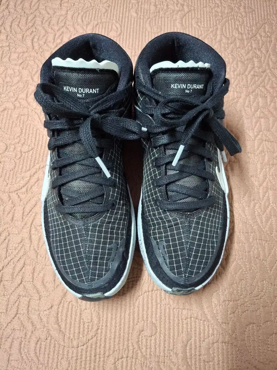 バスケシューズ