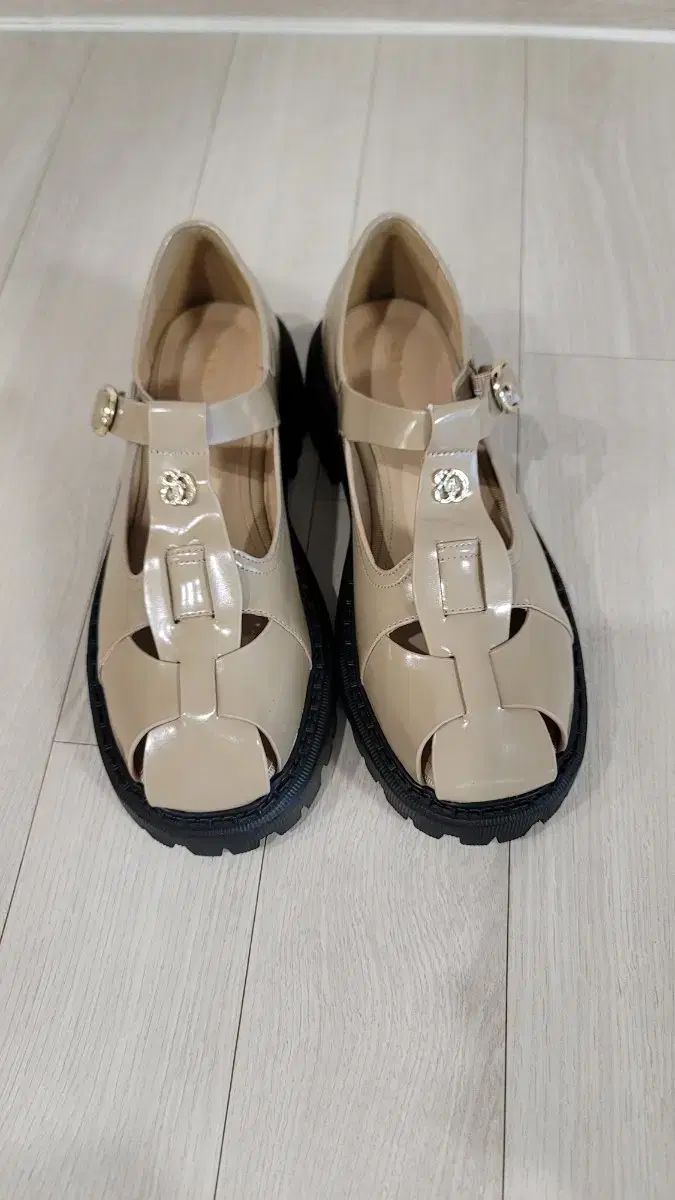 ハンサム SJSJ グラディエーター ヒール ローファー 240