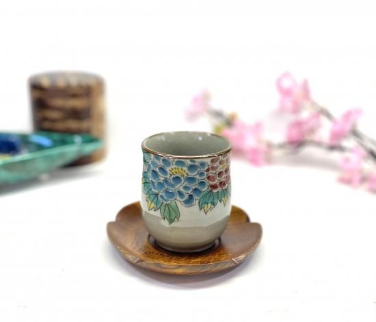 九谷焼 湯呑 湯飲み 小 色絵牡丹 裏絵