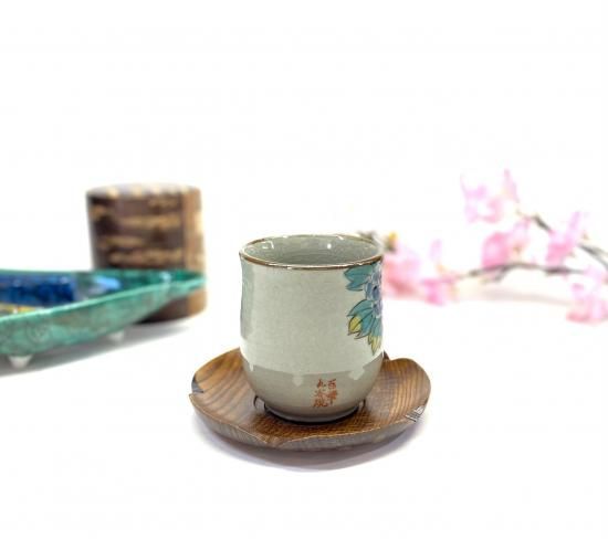 九谷焼 湯呑 湯飲み 小 色絵牡丹 裏絵