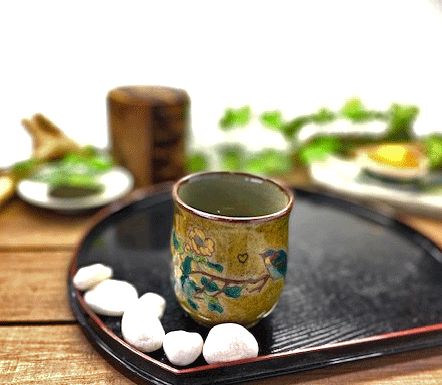 九谷焼 湯呑 湯飲み 小 黄塗り金糸梅に鳥 裏絵