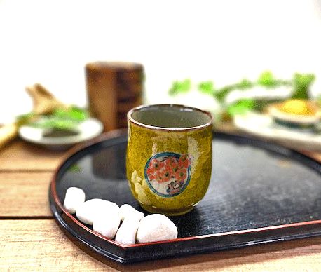 九谷焼 湯呑 湯飲み 小 金丸松竹梅黄色塗り 裏絵