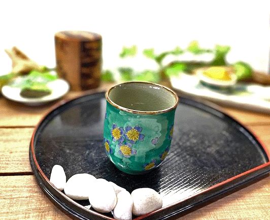 九谷焼 湯呑 湯飲み 小 グリーン地桜 裏絵