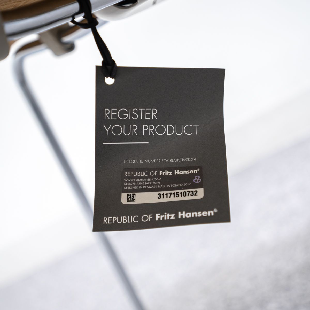 ヤコブセン 定価9万