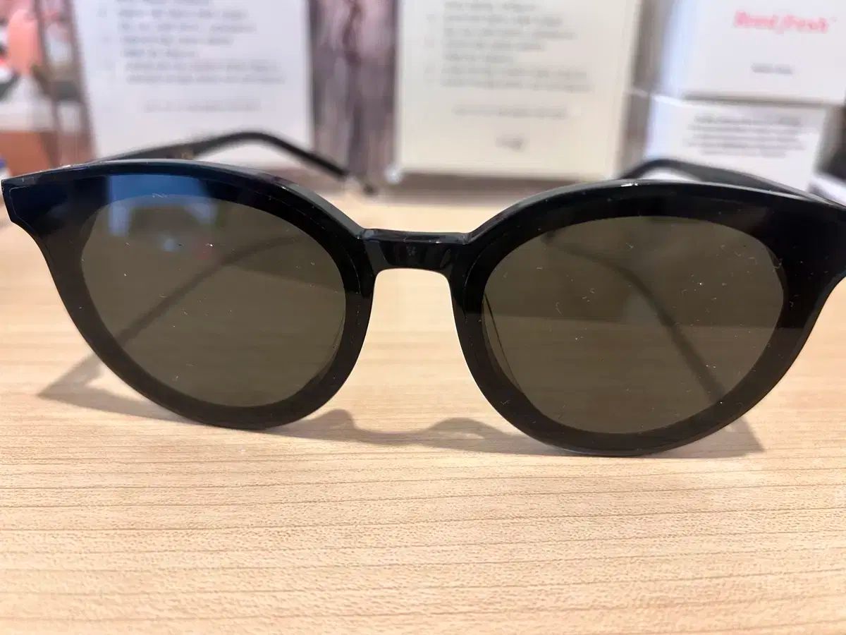 GENTLE MONSTER ジェントルモンスター see saw