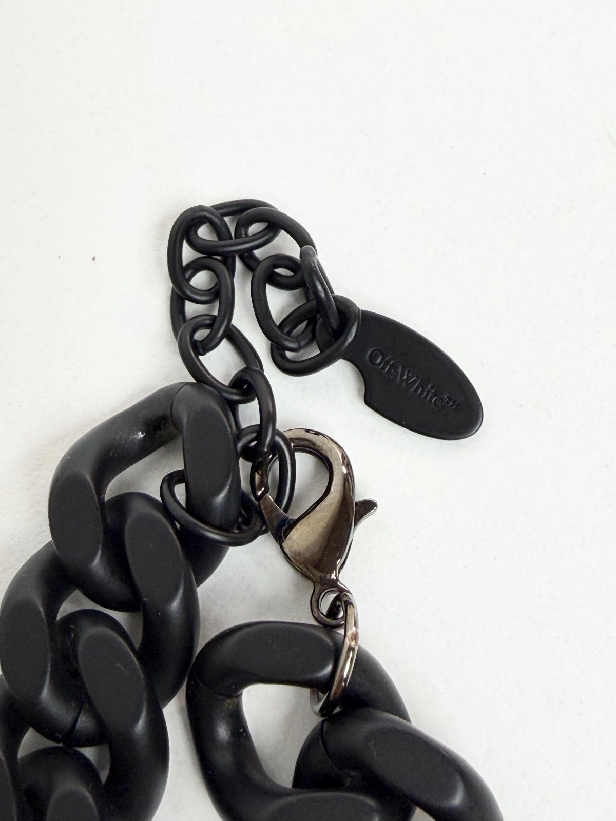  品 OFF WHITE ARROWS モチーフ チェーン ネックレス ブラック き SA ネックレス アクセサリー