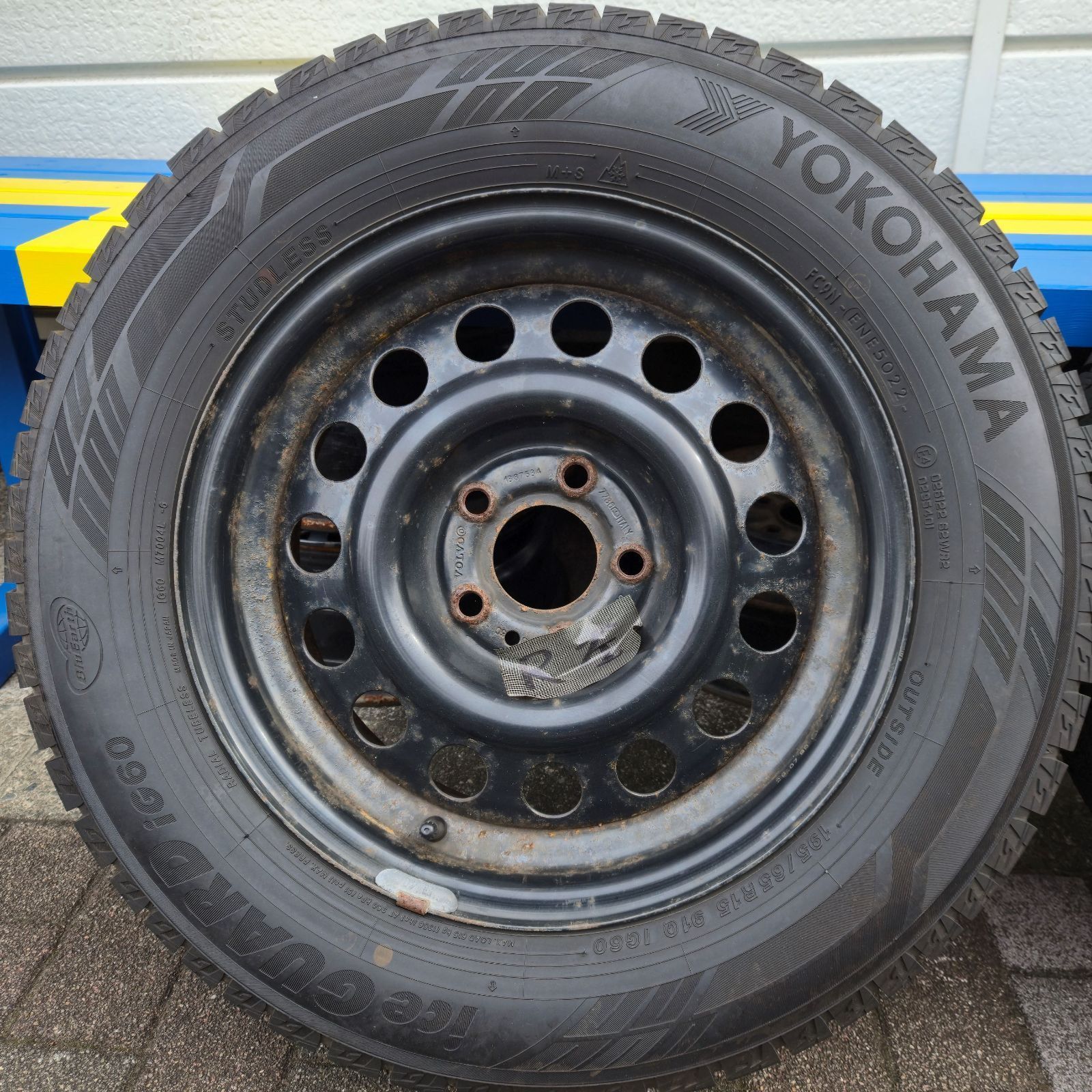  ボルボ 850 V 70鉄チンホイール＆スタッドレスタイヤ ４本セット 15インチ タイヤ ホイールセット