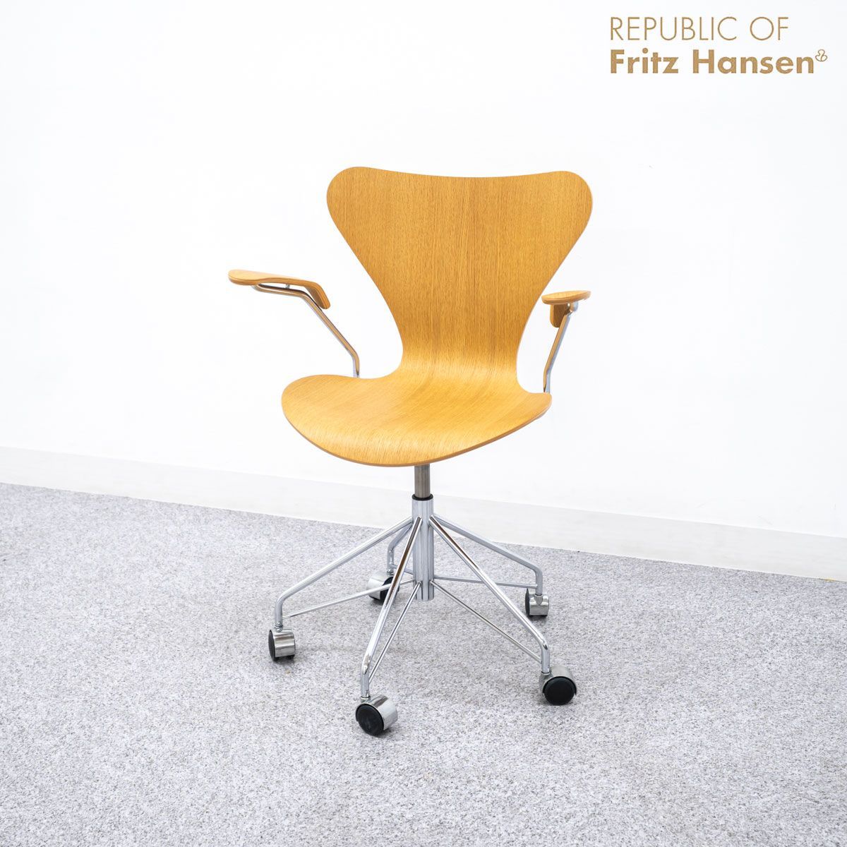 FRITZ HANSEN フリッツ ハンセン SERIES 7 セブンチェア オフィス アーム キャスター チェア 回転ベース 3217 木製 ナチュラル アルネ ヤコブセン 定価22万 1