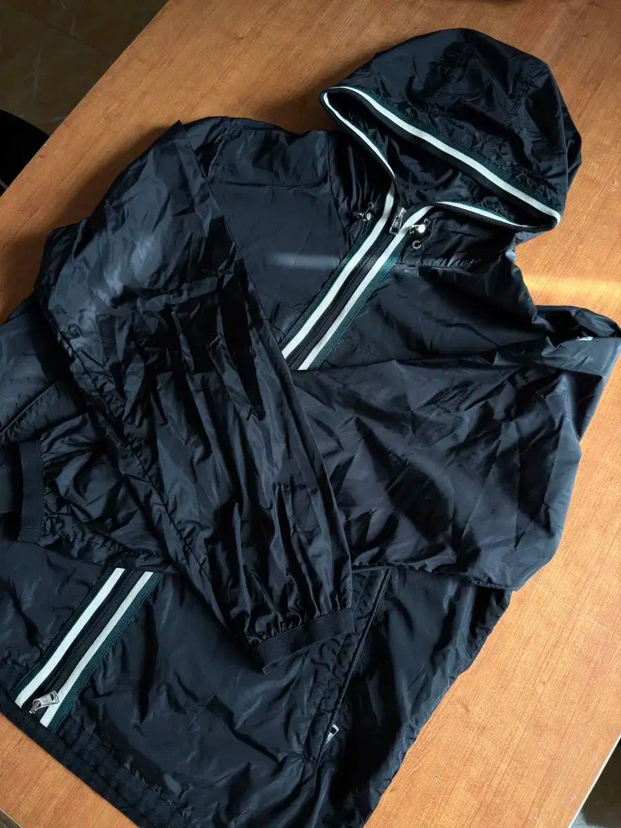 MONCLER モンクレール ブラック ウィンドブレーカー WHO ジャケット