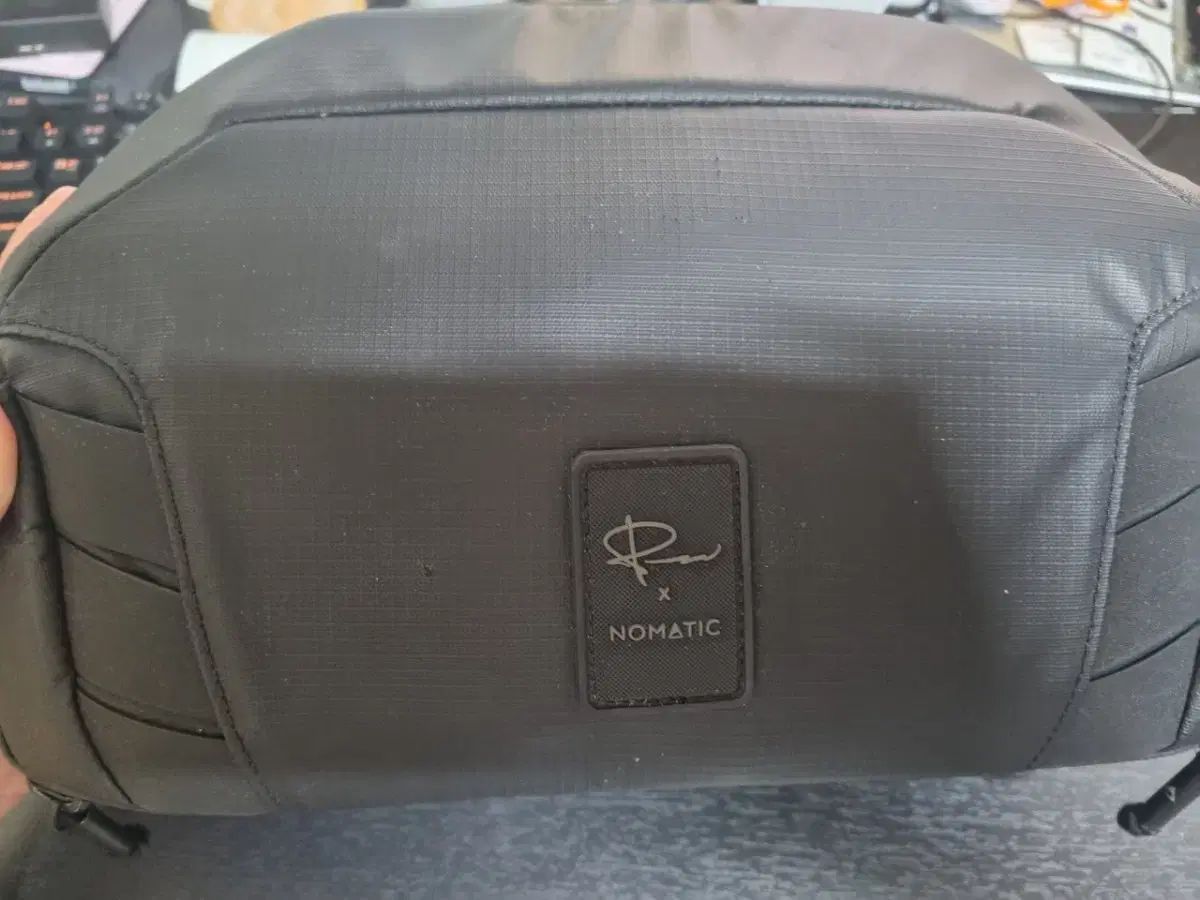 ノーマティック ピッキーマキナン スリングバッグ 8L