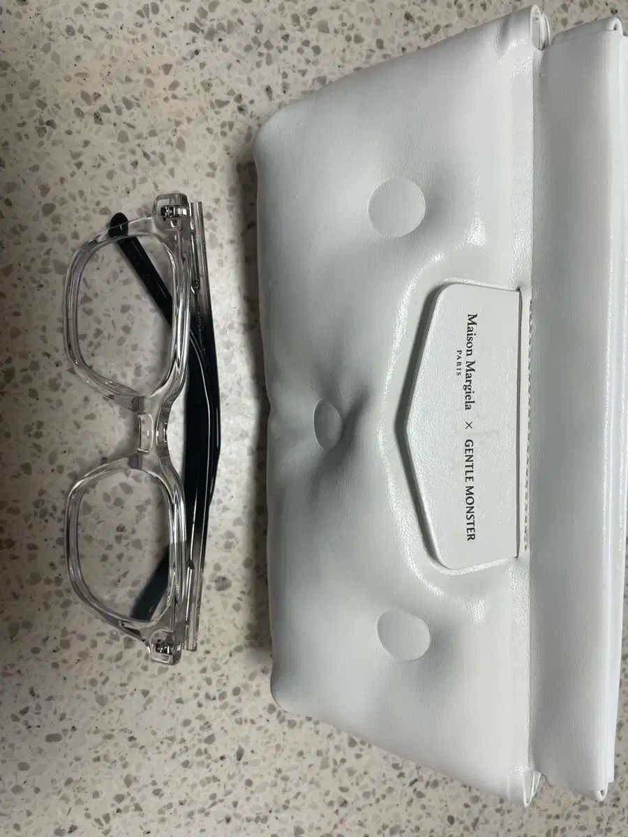 GENTLE MONSTER X Maison Margiela ジェントルモンスター メゾンマルジェラ 半透明 メガネ MM 117