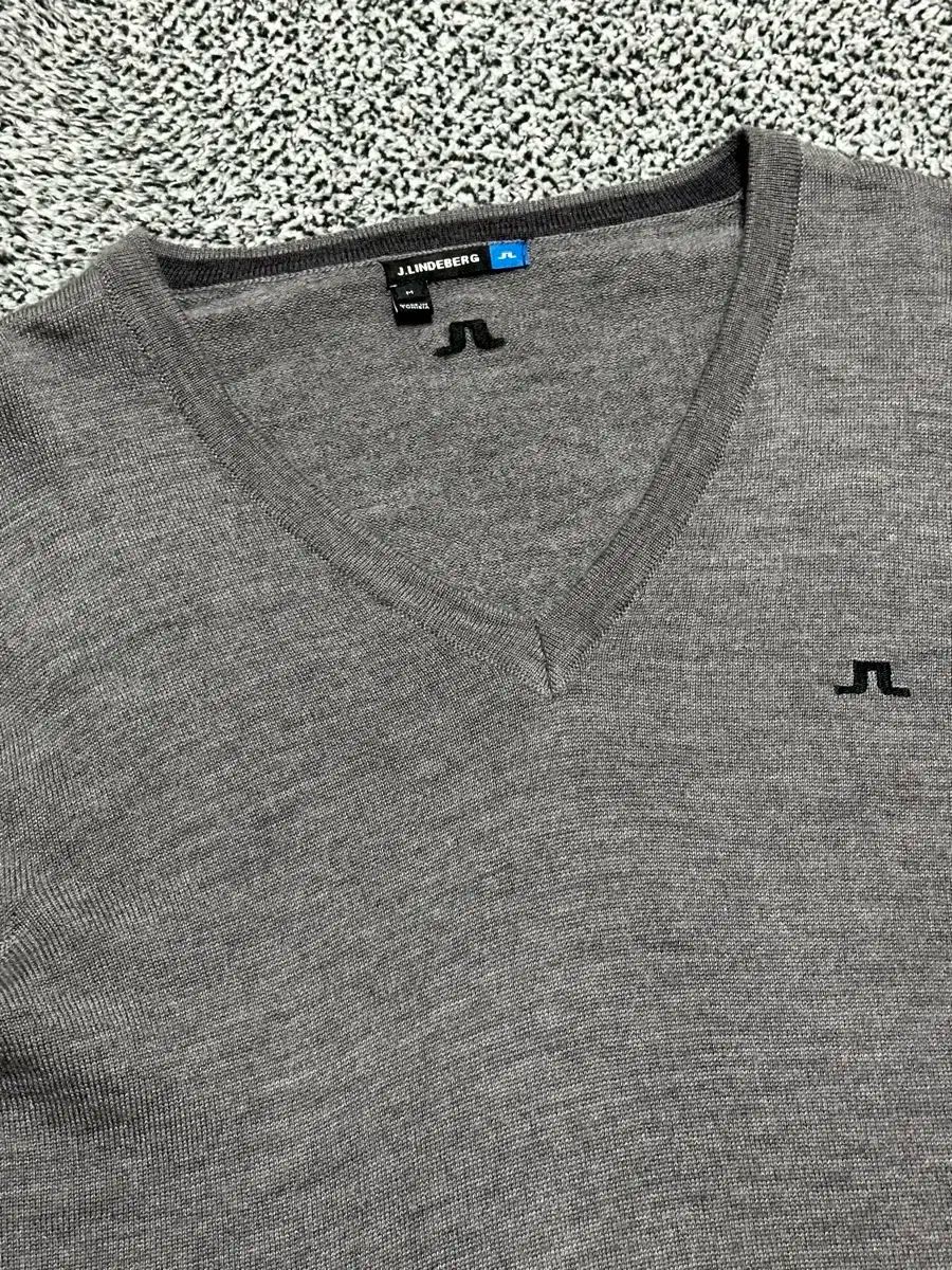 J.LINDEBERG J.リンドバーグ Vネック ニット ゴルフ グレー