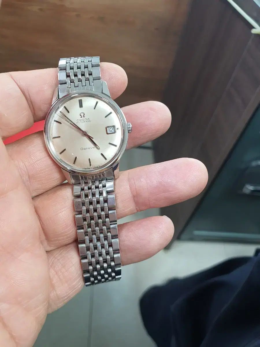  ヴィンテージOMEGAジュネーブマイクロシママスターTシャツ スタイルアップ 自動巻き時計 腕時計(アナログ)