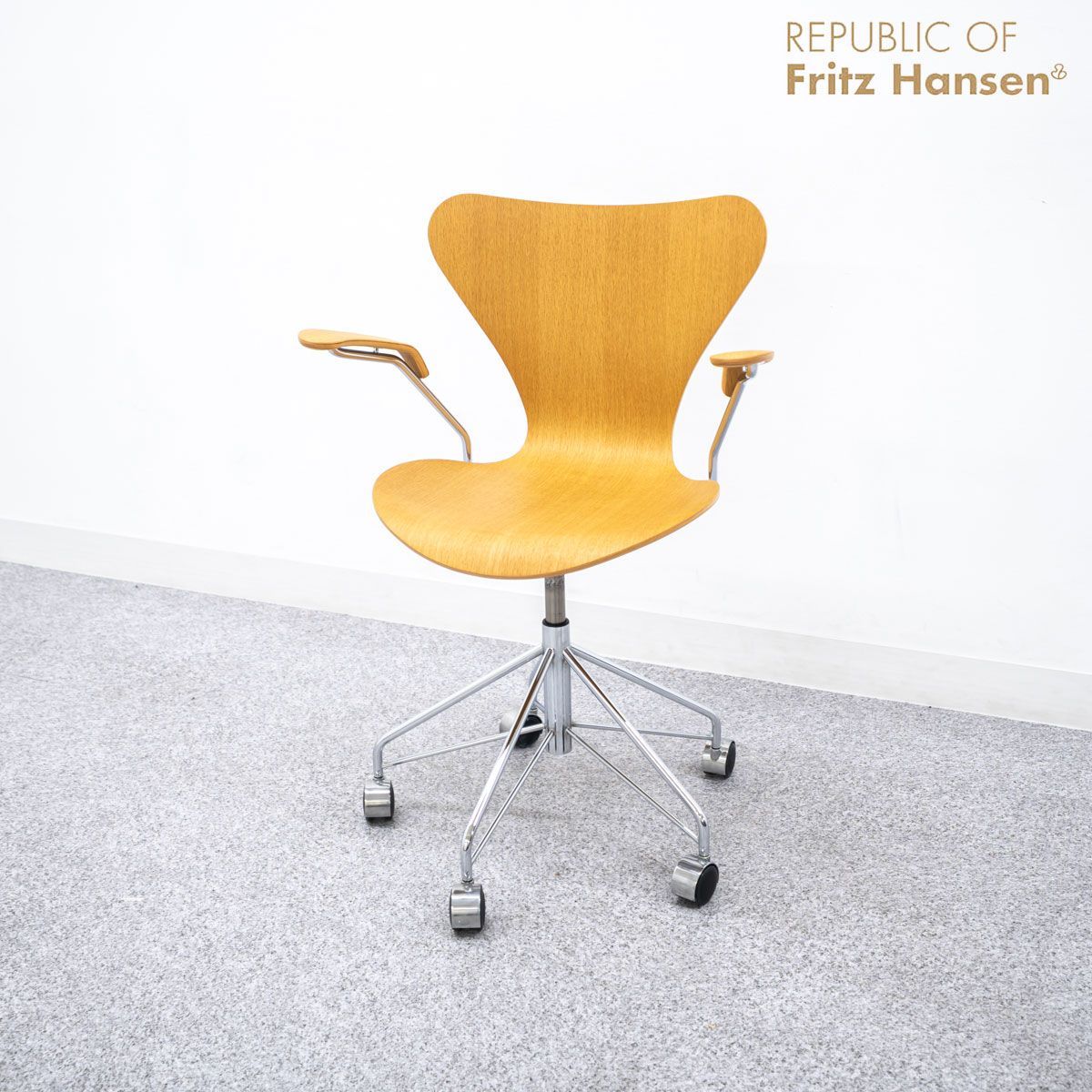 FRITZ HANSEN フリッツ ハンセン SERIES 7 セブンチェア オフィス アーム キャスター チェア 回転ベース 3217 木製 ナチュラル アルネ ヤコブセン 定価22万 2
