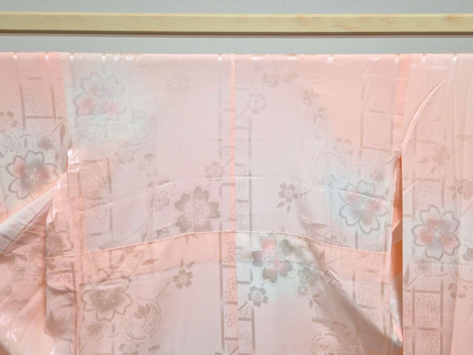  C 着物くつろぎ 振袖 襦袢セット 豪華な花模様 縮緬 金彩 金駒刺繍 赤 黒 牡丹 菊 桔梗 梅 萩 袷 正絹 成人式 着物 振袖 着物