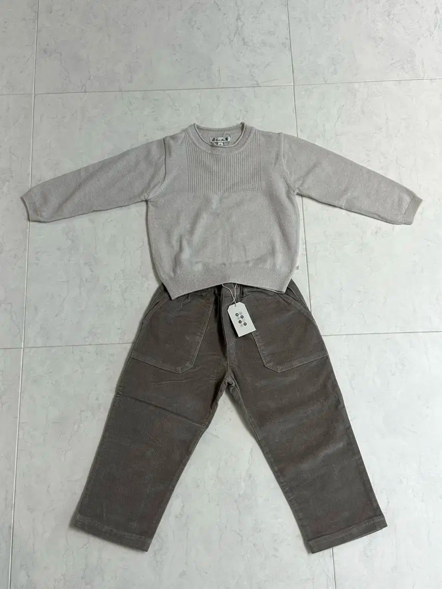 ベネベネ 上下セット 4t