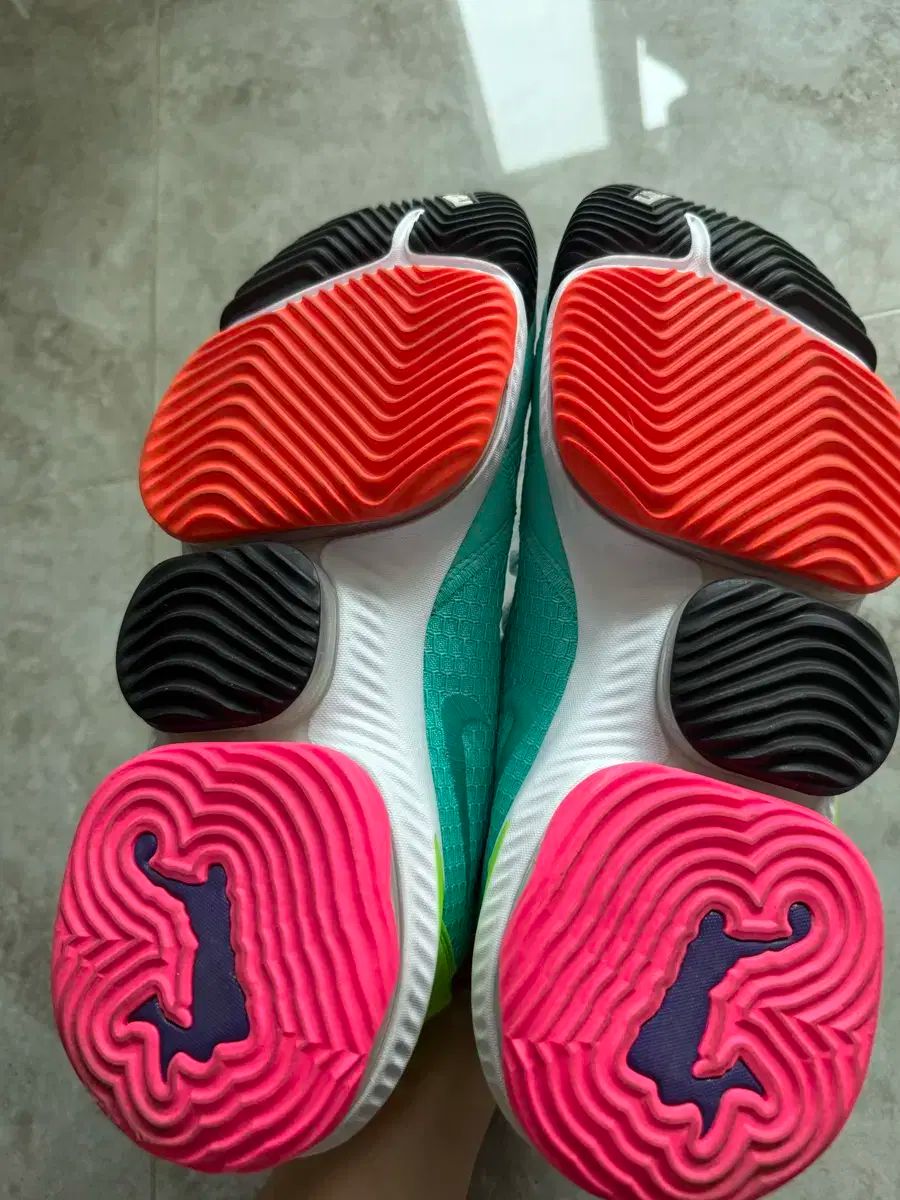 NIKE ナイキ LeBron 16 Low Sprite (Air LBJ)