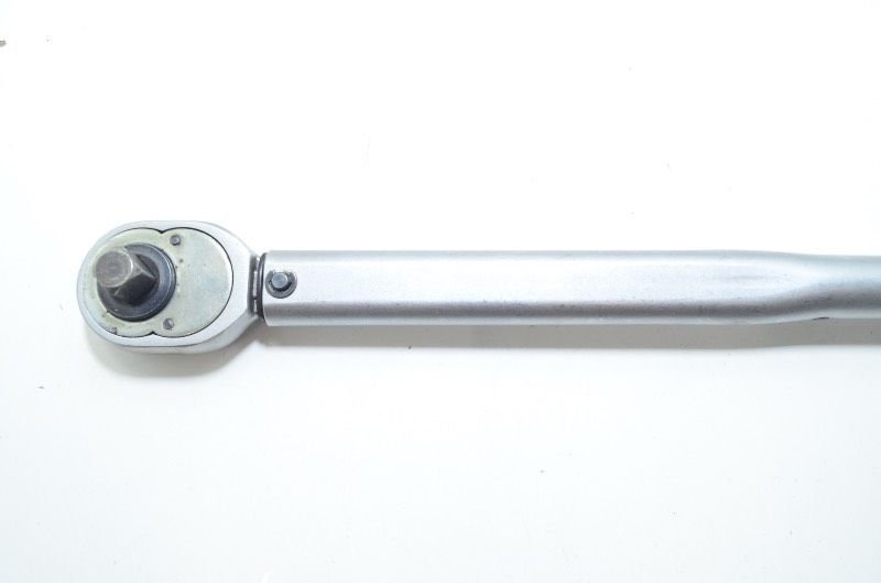 トルクレンチ 40〜200Nm