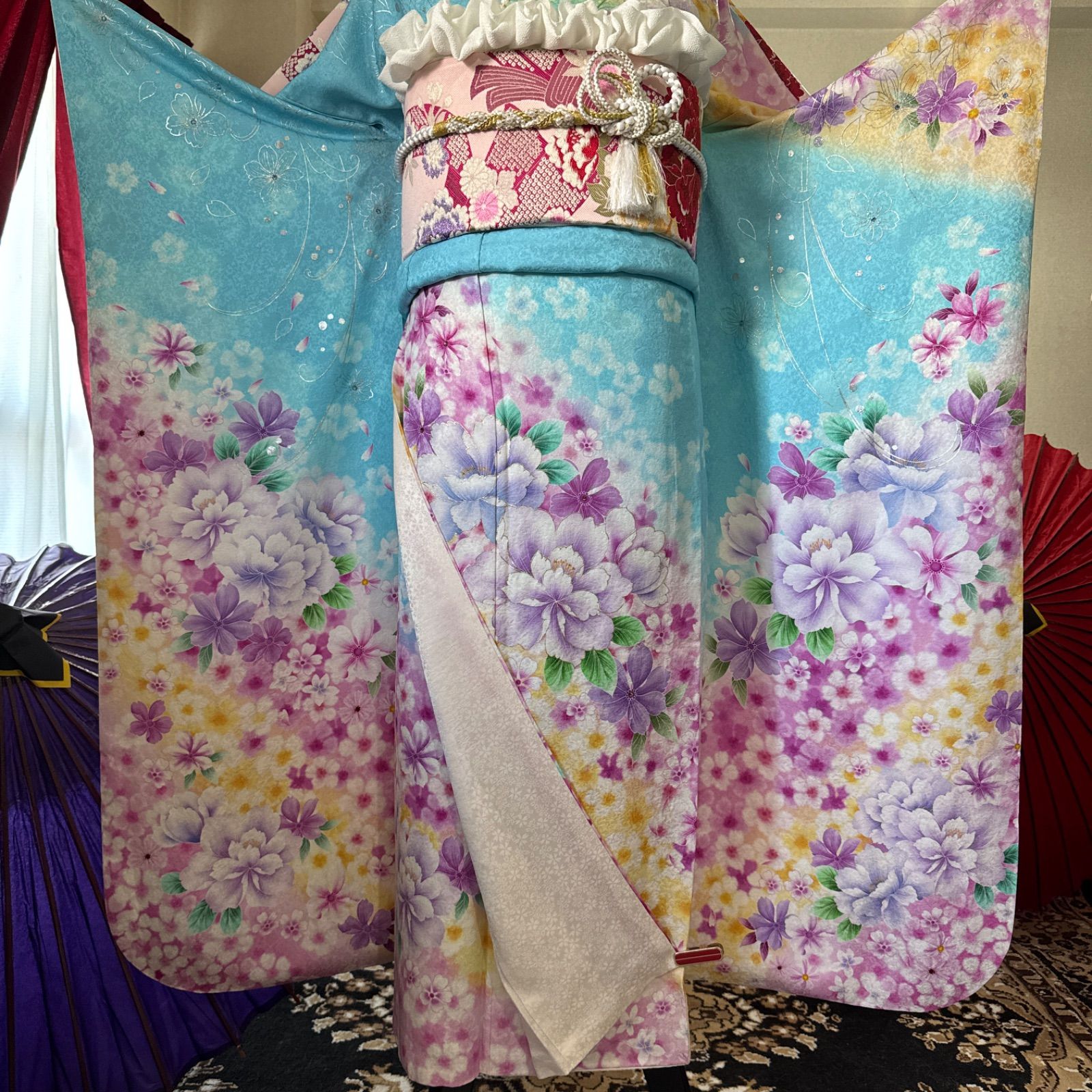 振袖フルセット(7点)・新品未使用・成人式・金銀彩加工・豪華刺繍・大輪花模様 豪華振袖フルセット(6点)・銀通し地・パール加工・正絹 FD406 - メルカリ