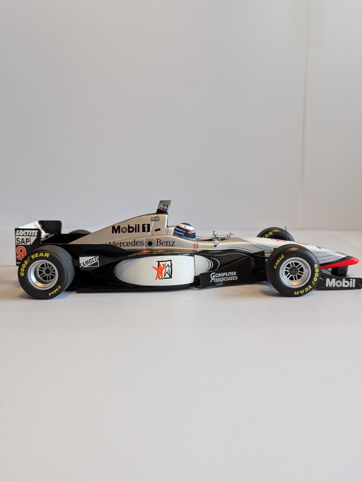 1/18　マクラーレン　MP4/12　テストカー　ミカ・ハッキネン 1 18 マクラーレン MP4 12 テストカー ミカ ハッキネン 1/18