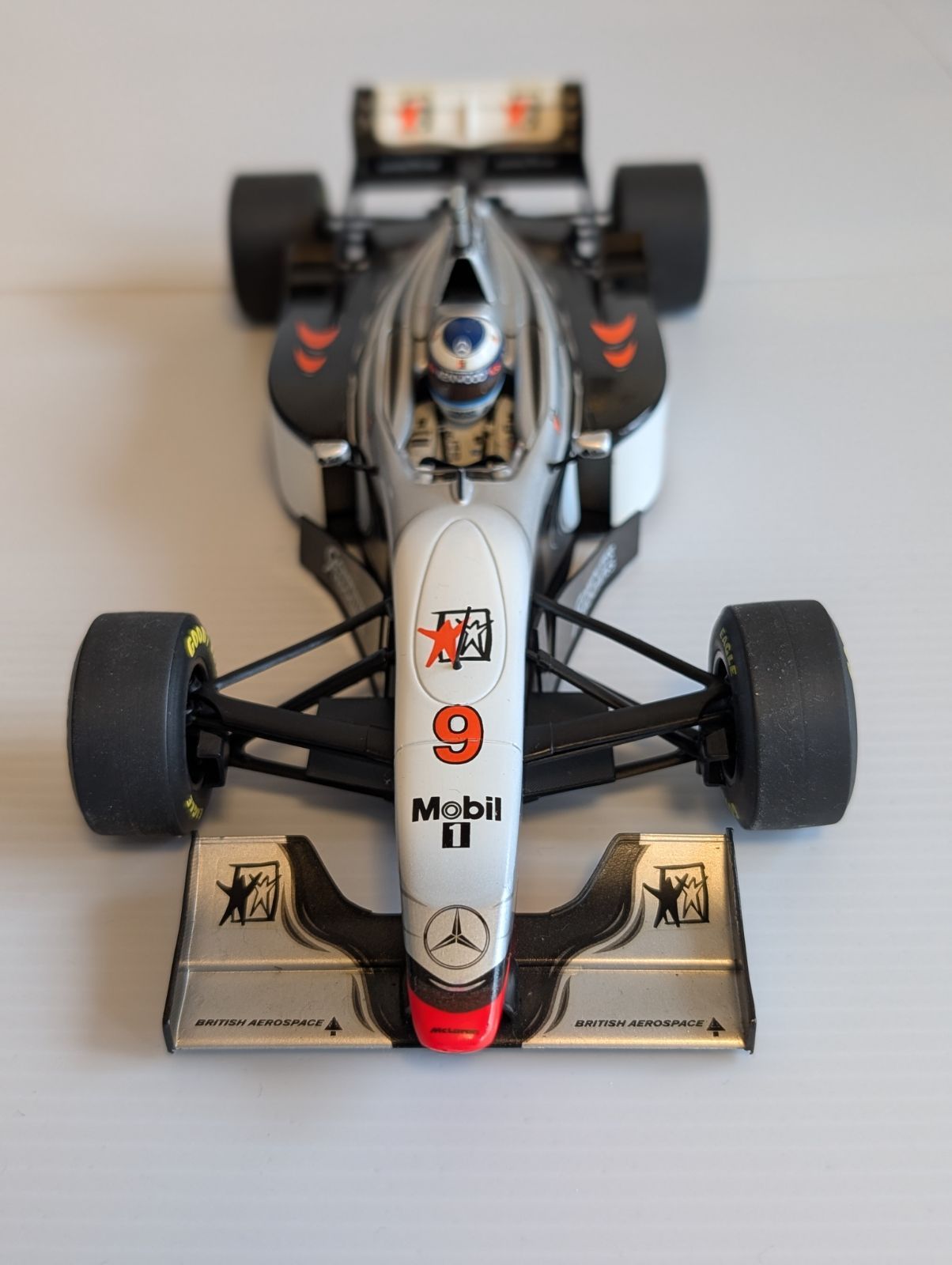 初優勝マシン 1/18 マクラーレンMP4/12 ミカ・ハッキネン - メルカリ