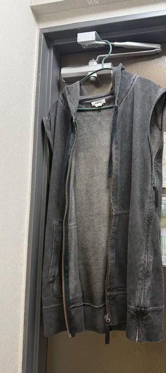 ヘルムート ラング ベスト フード付き