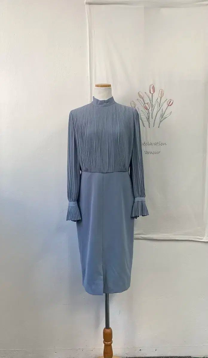 モジョエスピン スカイブルー プリーツ ロング丈ワンピース