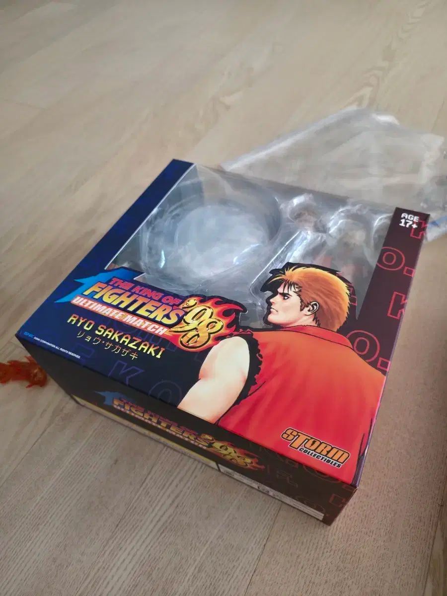 ストームコレクタブルズ キング オブ ファイターズ リョ サカザキ フィギュア ヴァラ スタンド