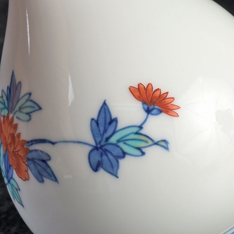 色鍋島 十二代 今泉今右衛門 錦牡丹絵 花瓶 共箱 V S205 - メルカリ