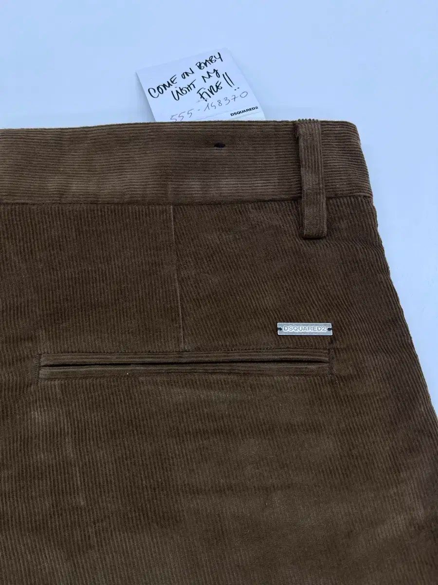 影響力のある 38 DSQUARED2 ディースクエアード2 Dennis コーデュロイ パンツ