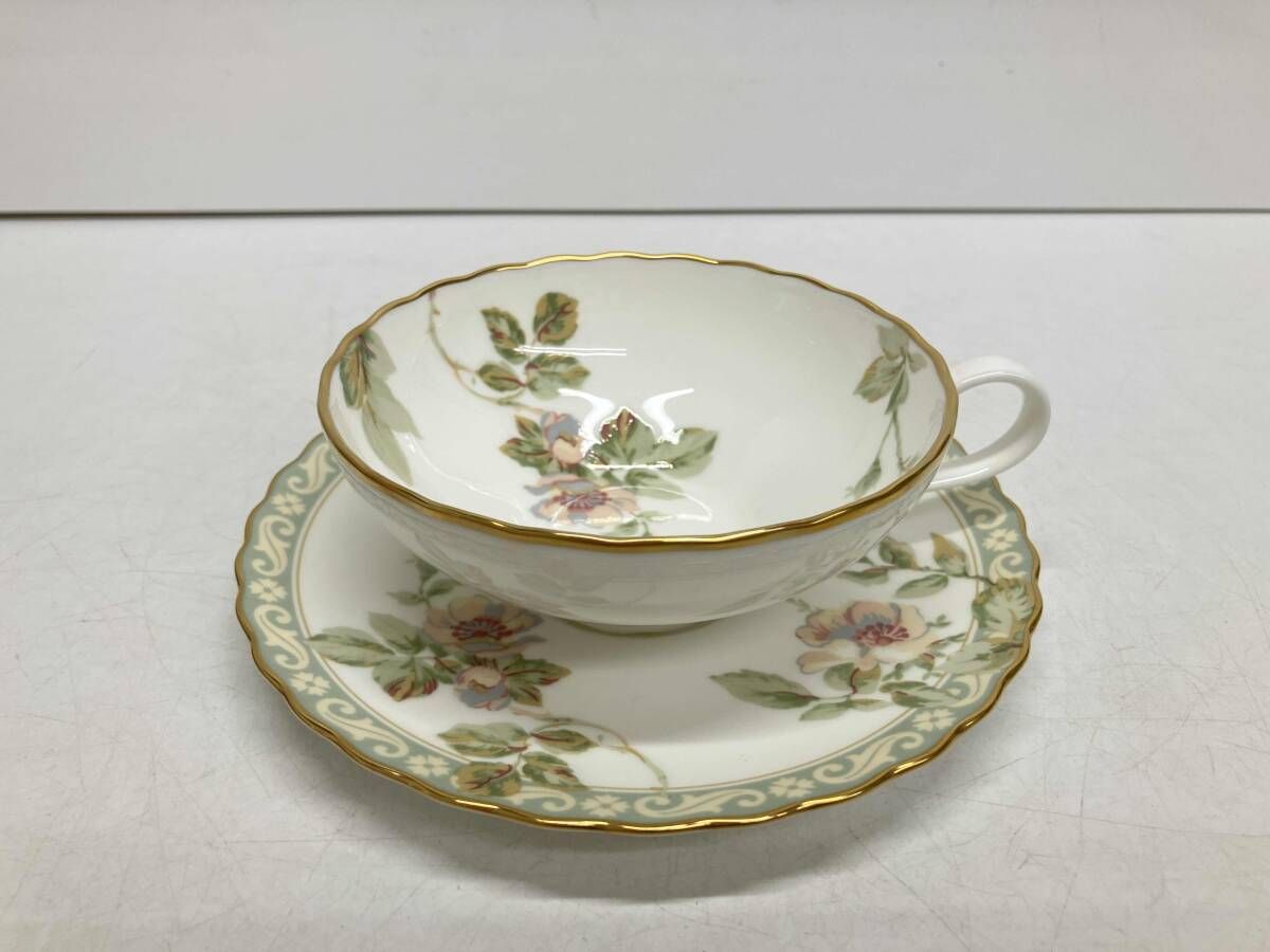 LAURA ASHLEY ローラ アシュレイ アンジェリカ ティーカップ-ソーサー 2客 箱あり