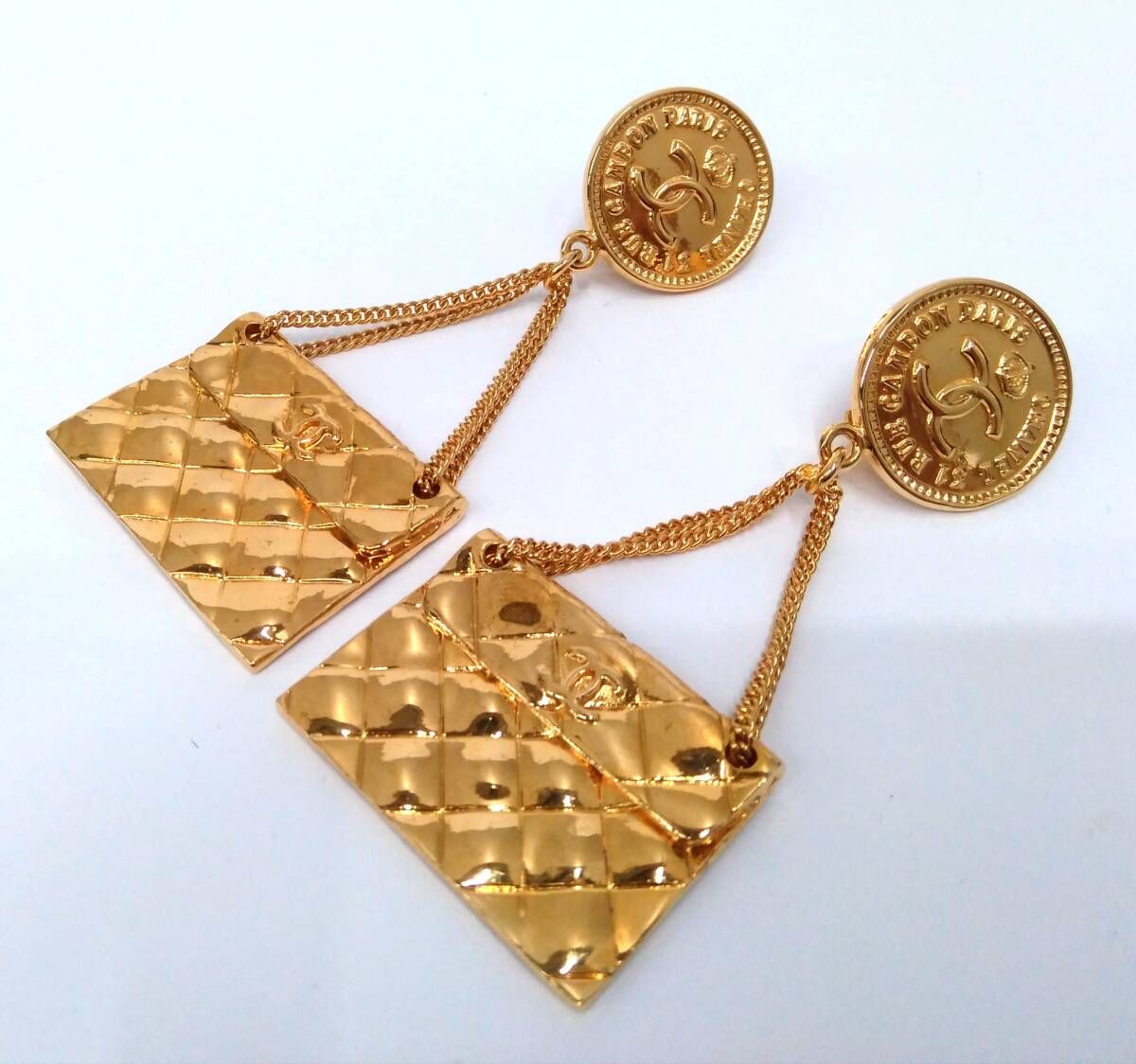 今季新作 CHANEL シャネル ココマーク マトラッセ スイング イヤリング 保存箱あり