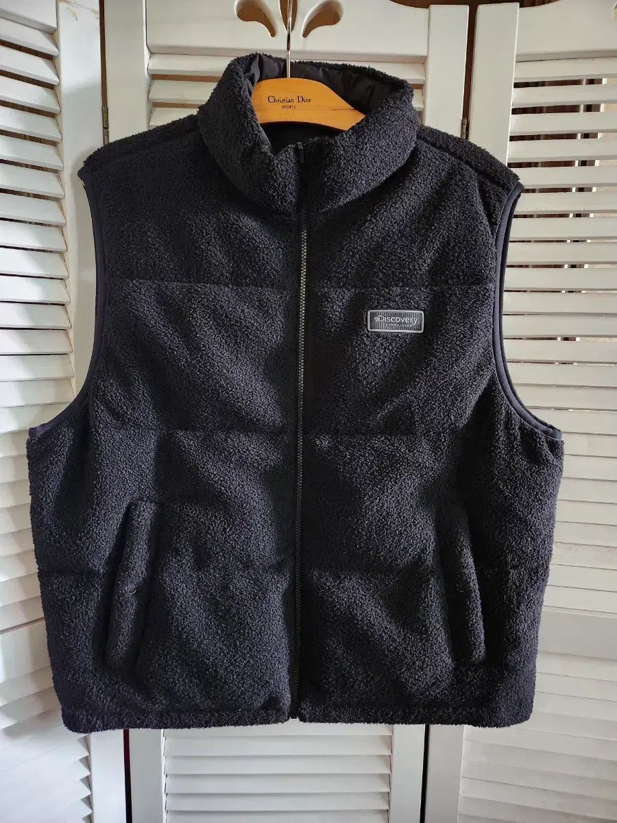 DISCOVERY 黒色 リバーシブル ボアベスト 105