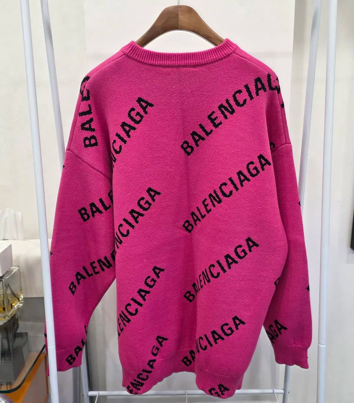 バレンシアガ オールオーバー ロゴ ニット ピンク XS オーバーサイズ