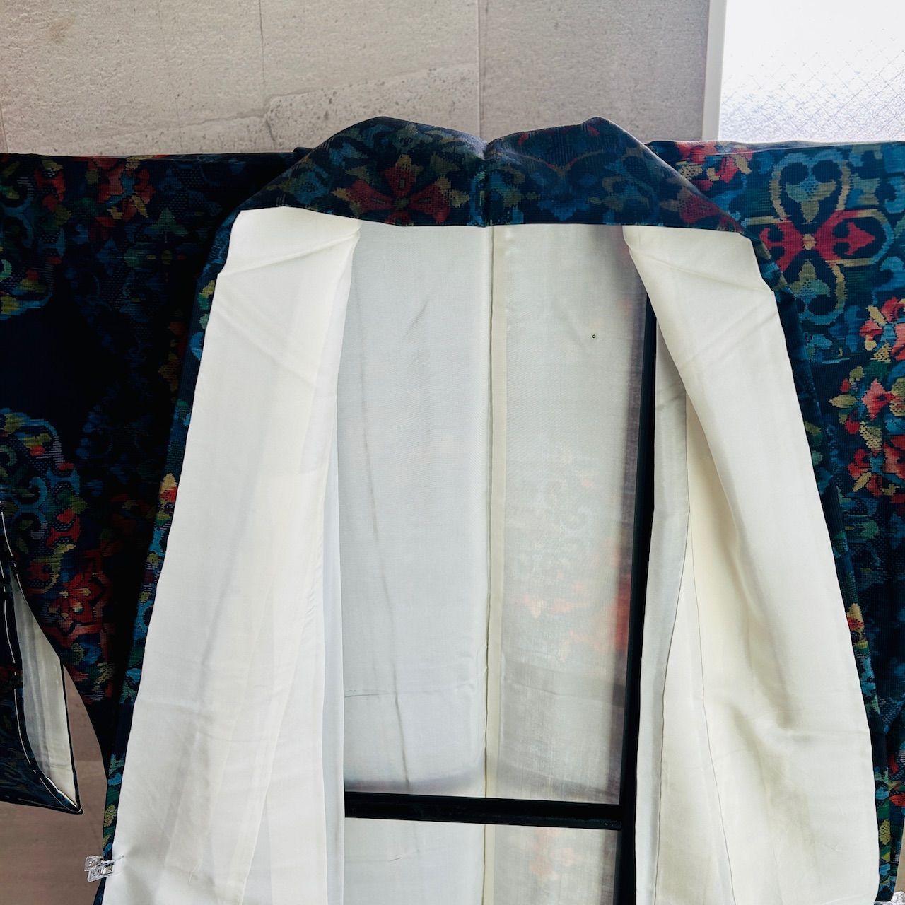  糸付き 着物 大島紬 紺系 上品 管理番号KKVMI 86 紬 着物