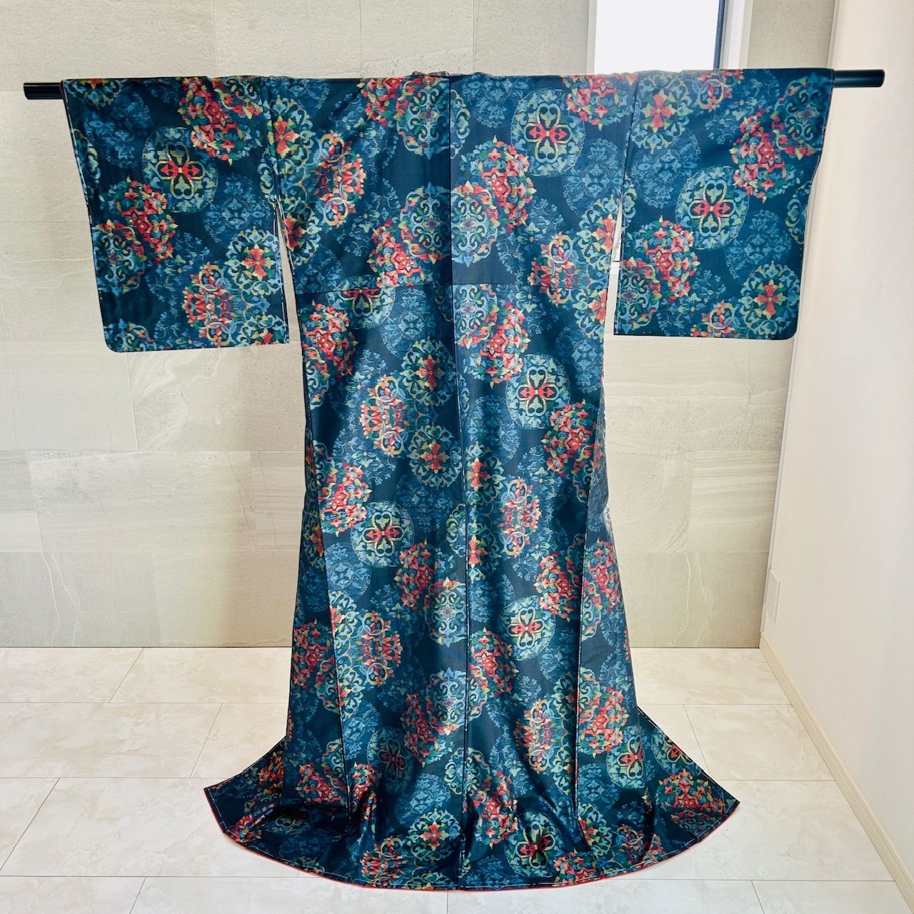 糸付き 着物 大島紬 紺系 上品 管理番号KKVMI 86