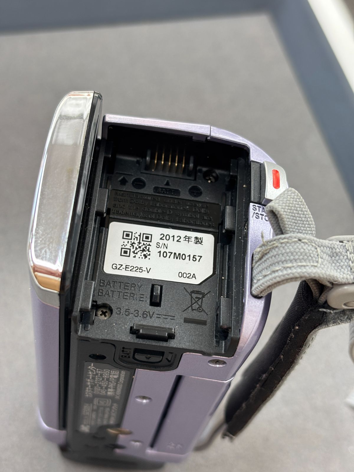  D JVC Everio GZ E 225 V パープル 40 x バッテリー付き ビデオカメラ ビデオカメラ本体 ビデオカメラ