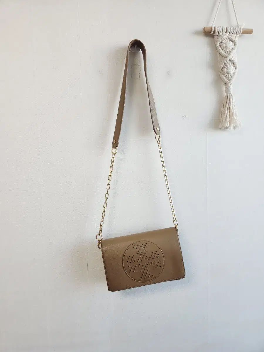 Tory Burch トリーバーチ フラップ クロスバック